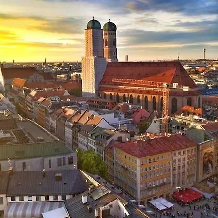 Schwabing-studio Great Sunset View & Balcony * Munique
