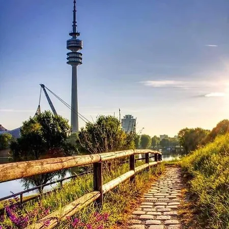 Schwabing-studio Great Sunset View & Balcony شقة ميونيخ
